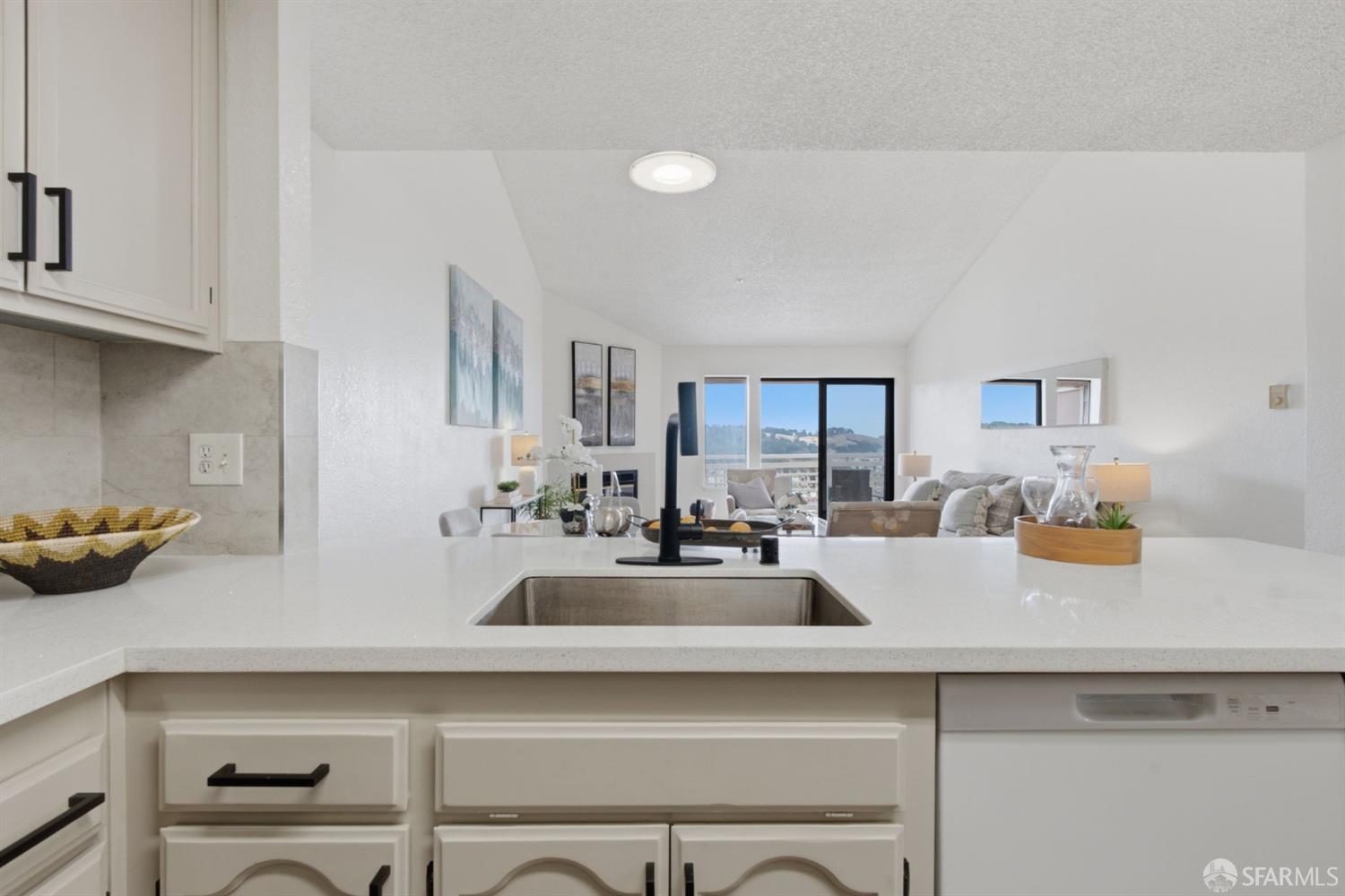 Photo #11: 426142757 Listing: Photo #11