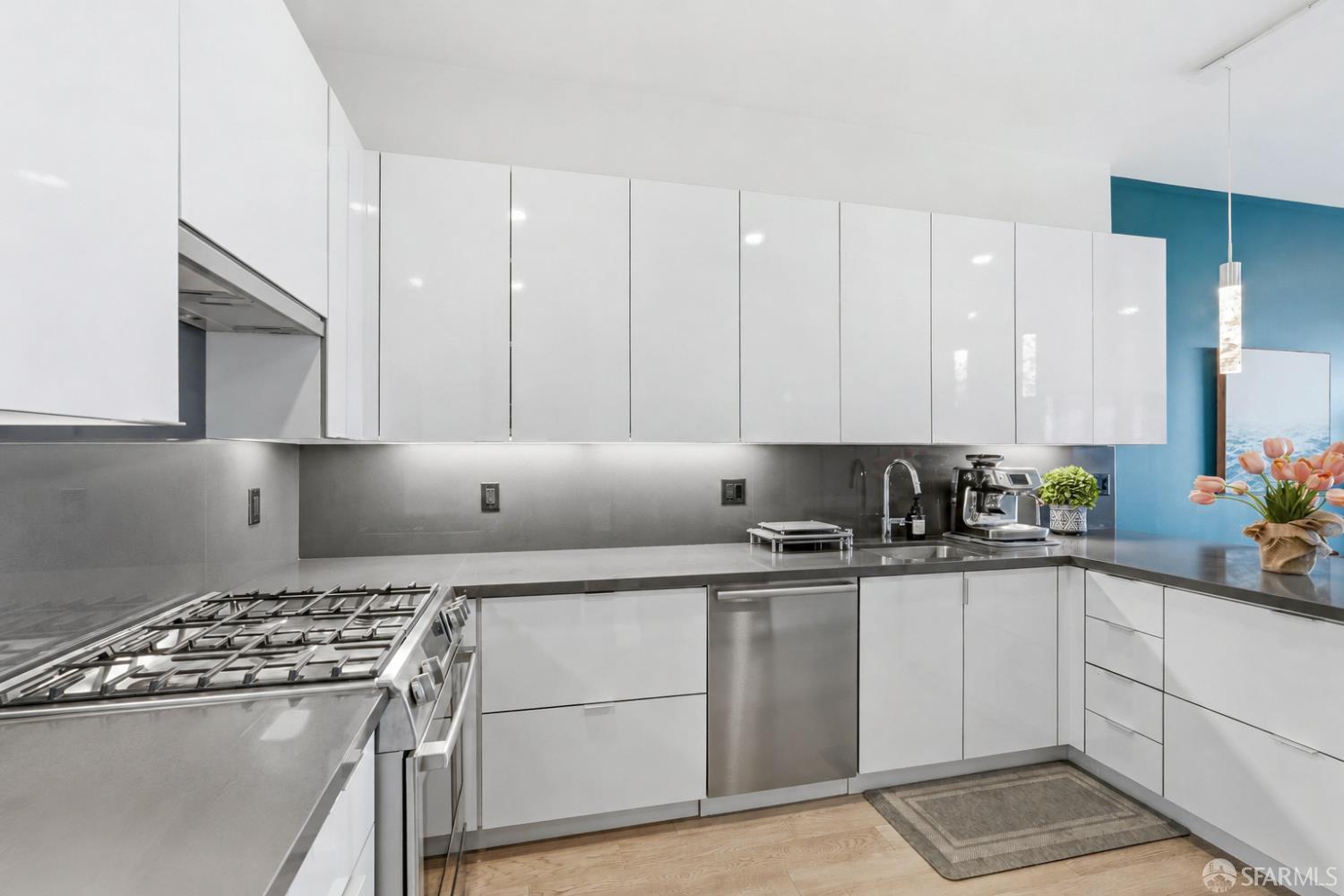 Photo #3: 426141637 Listing: Photo #3