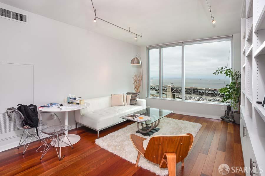 301 Main Street # 25E