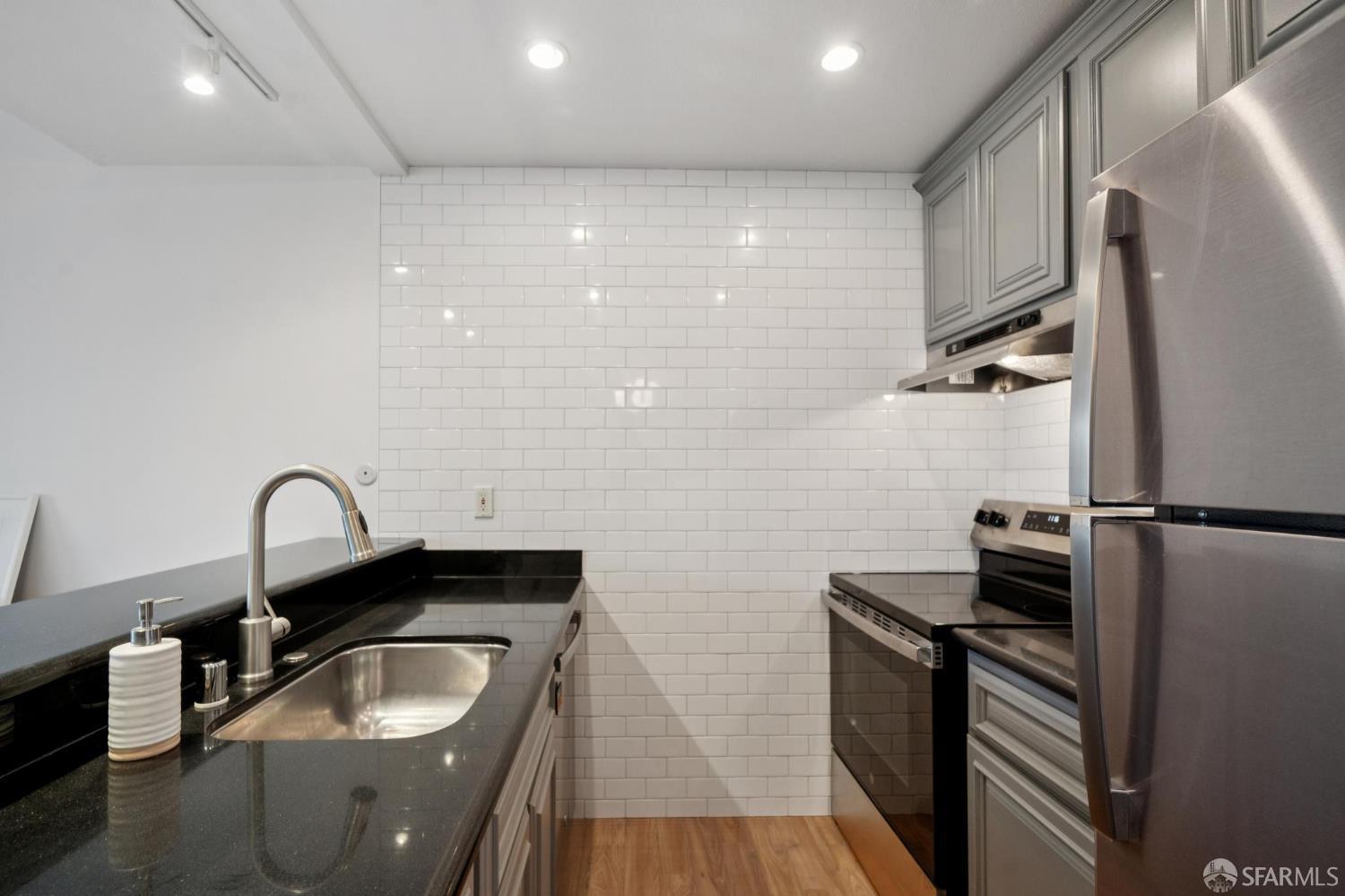 Photo #28: 426144045 Listing: Photo #28