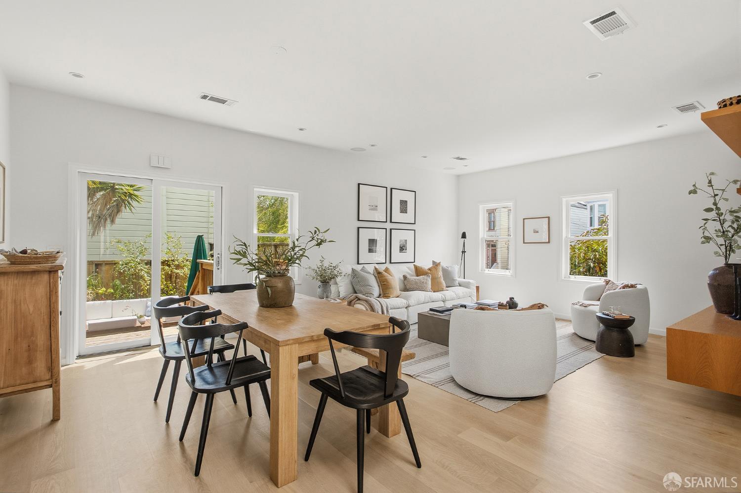 Photo #3: 426144356 Listing: Photo #3