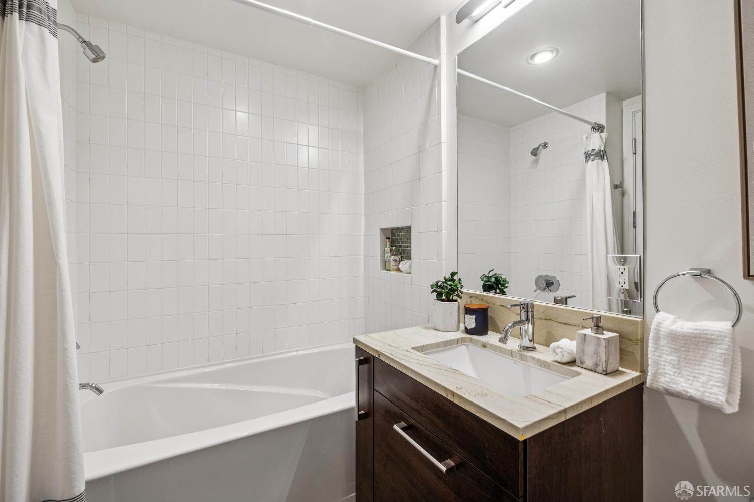 Photo #16: 426144380 Listing: Photo #16