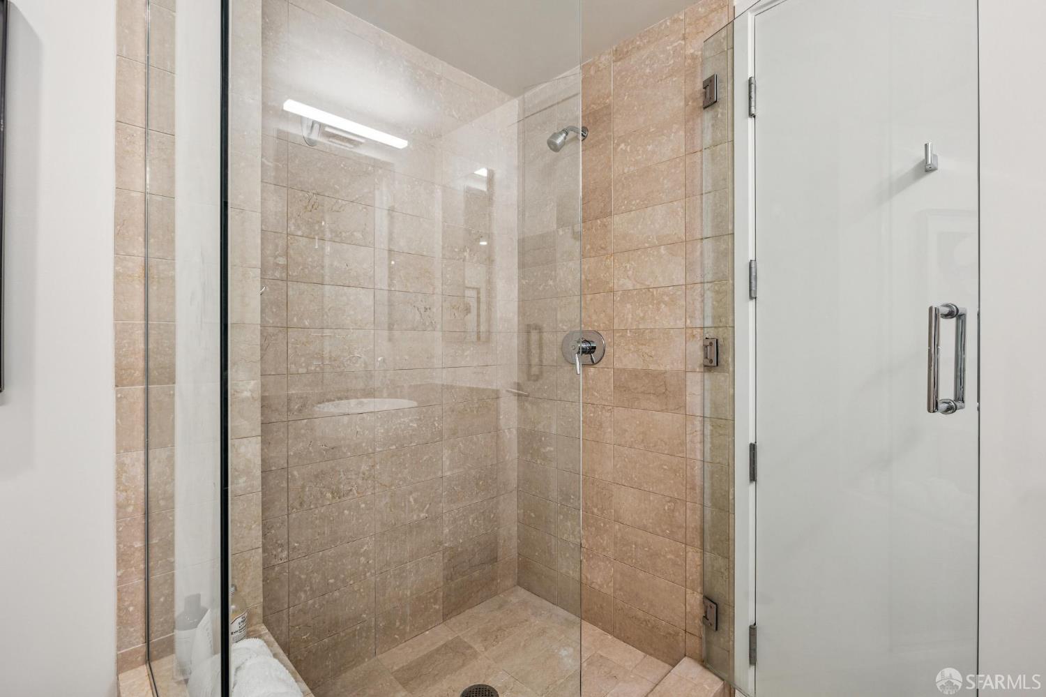 Photo #12: 426144380 Listing: Photo #12