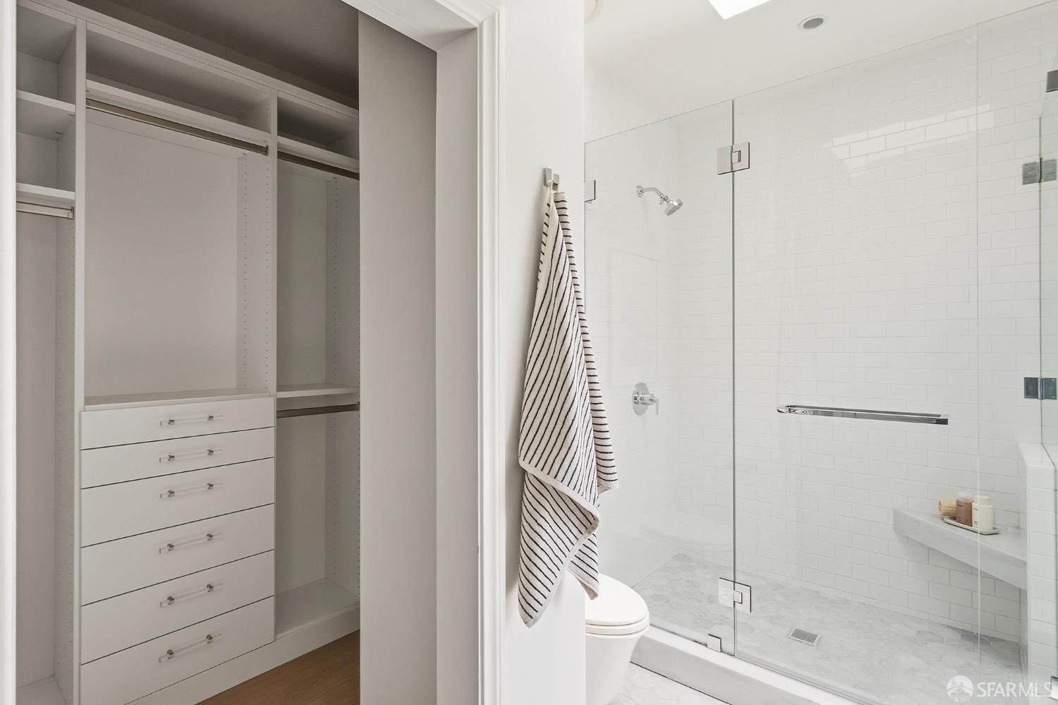 Photo #16: 426144356 Listing: Photo #16