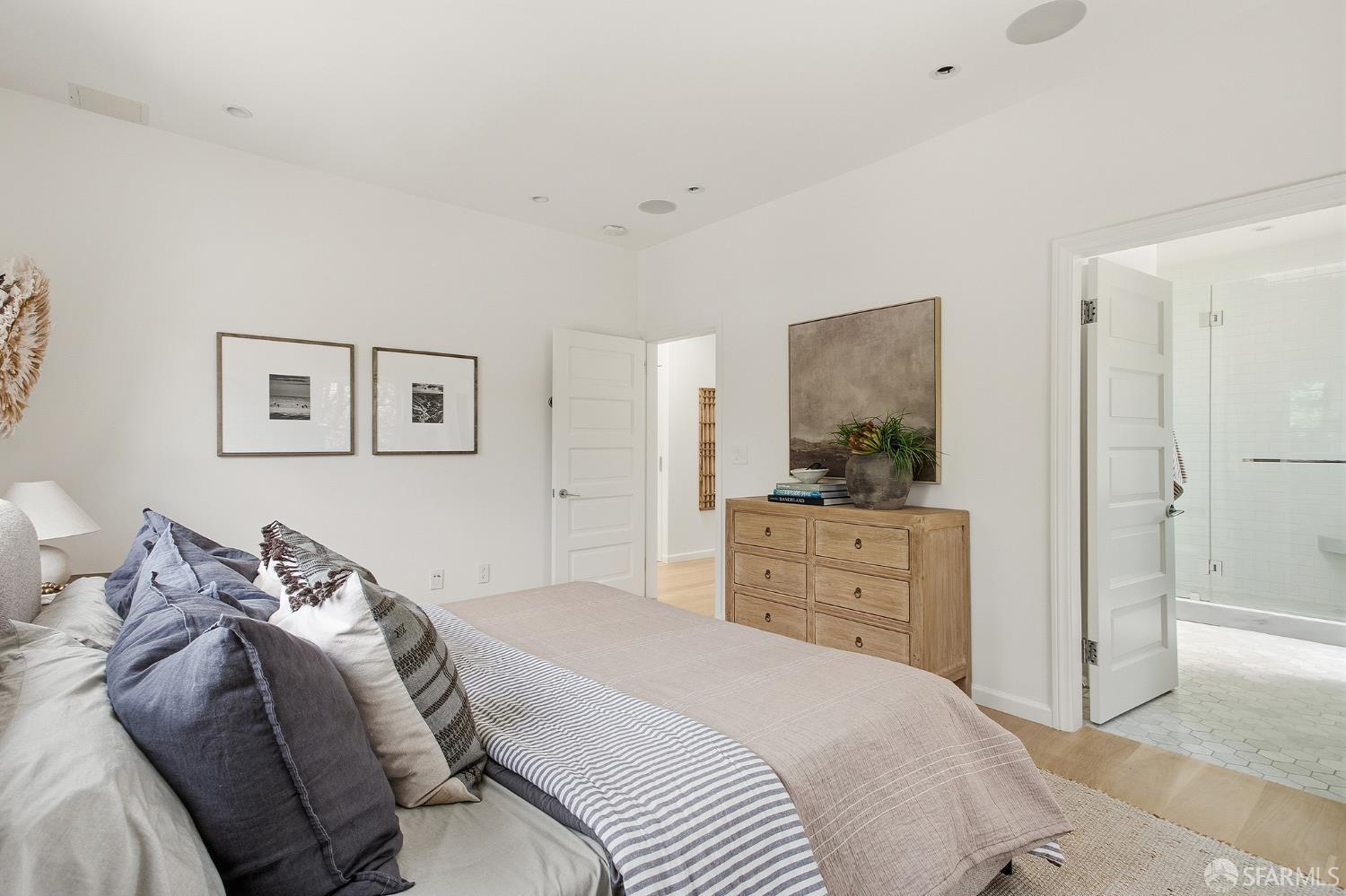 Photo #14: 426144356 Listing: Photo #14