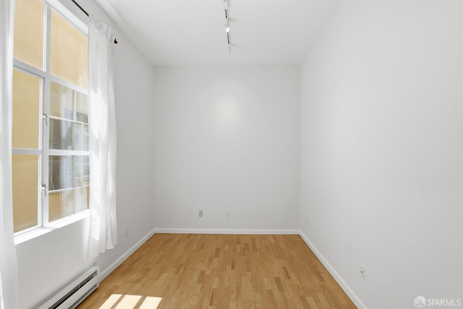 Photo #23: 426143684 Listing: Photo #23