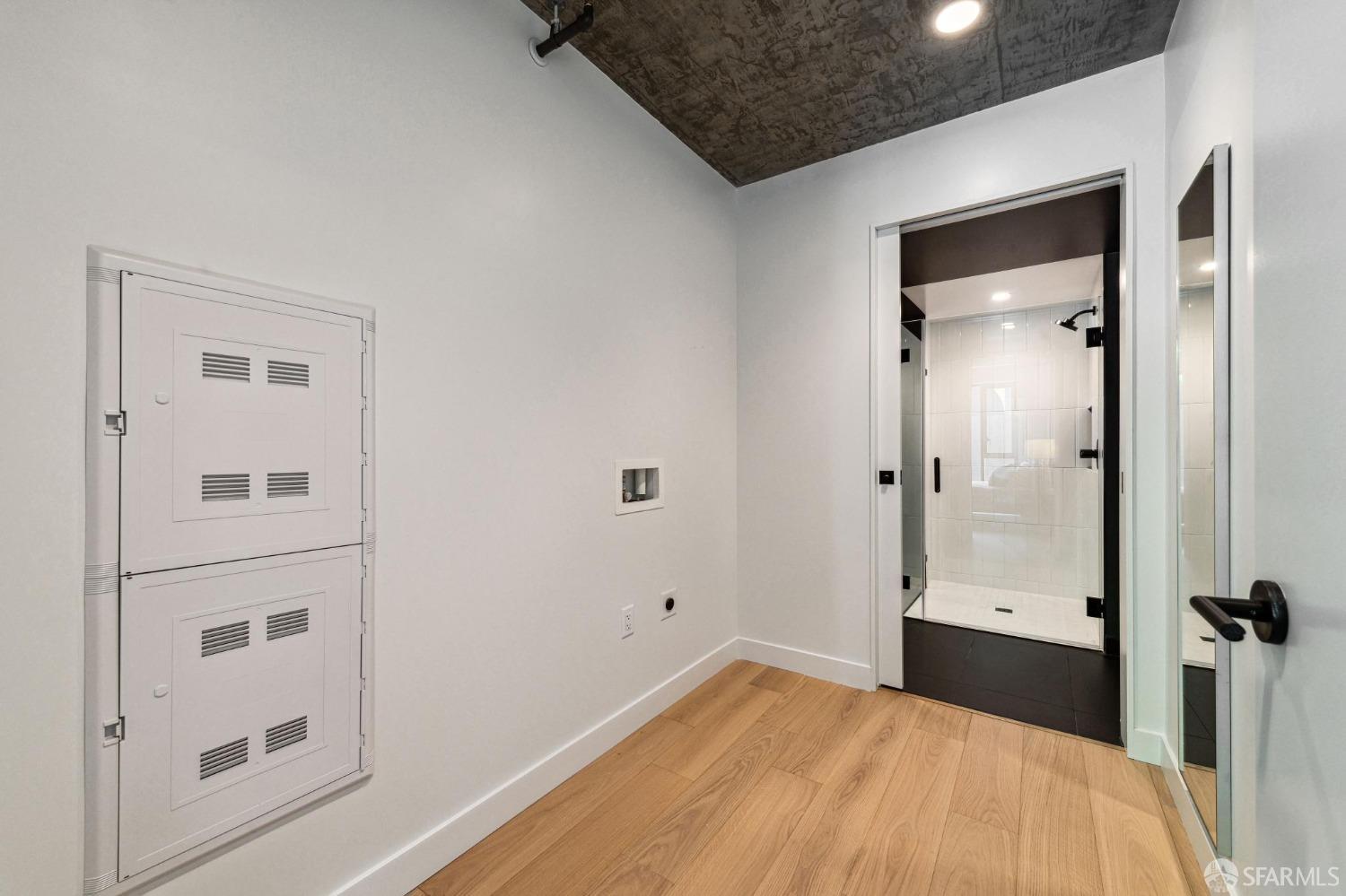 Photo #15: 426144664 Listing: Photo #15