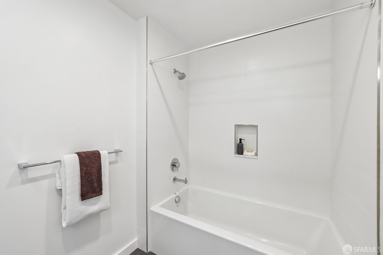 Photo #18: 426142232 Listing: Photo #18