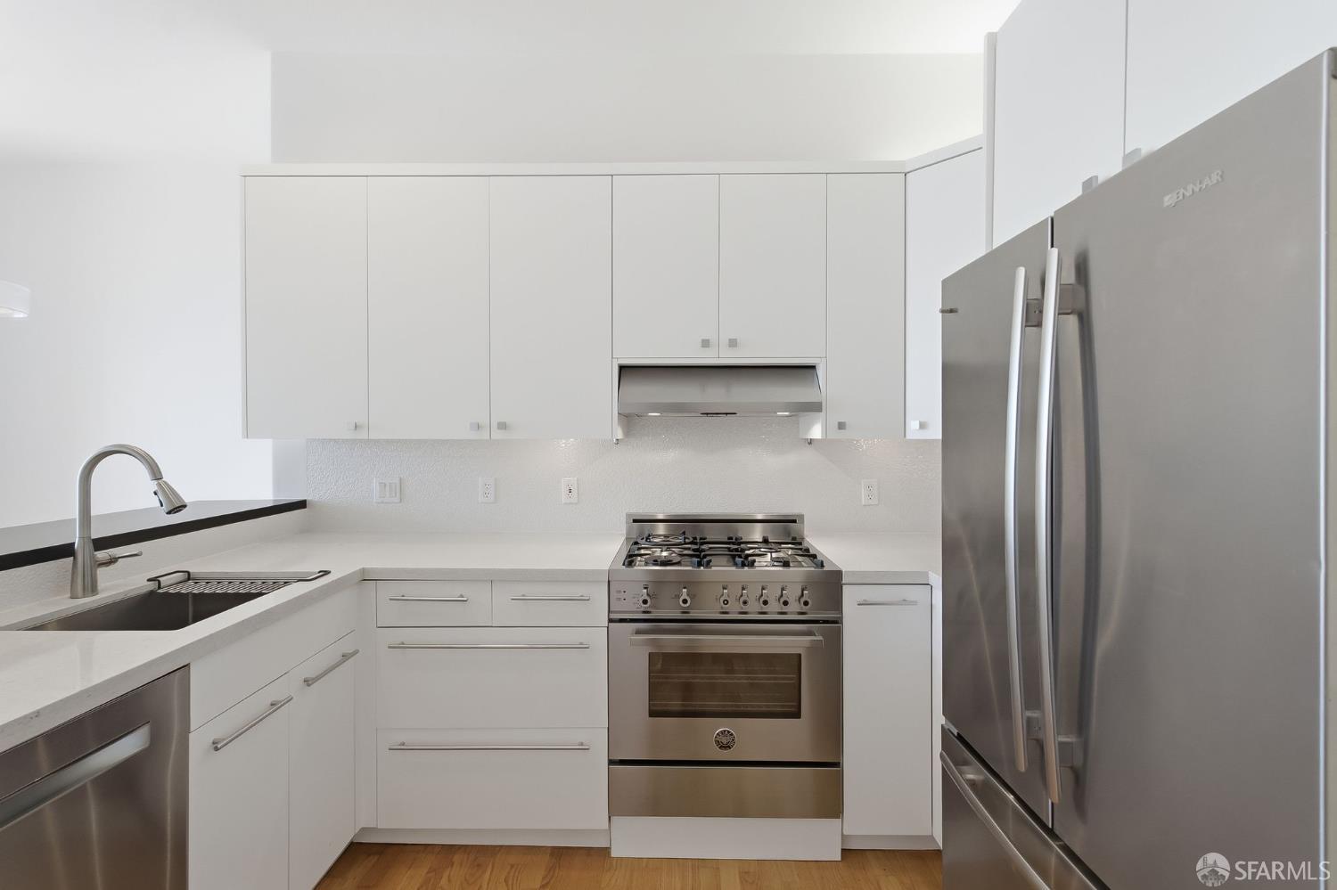 Photo #6: 426143684 Listing: Photo #6