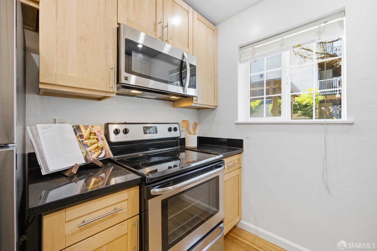 Photo #5: 426144874 Listing: Photo #5