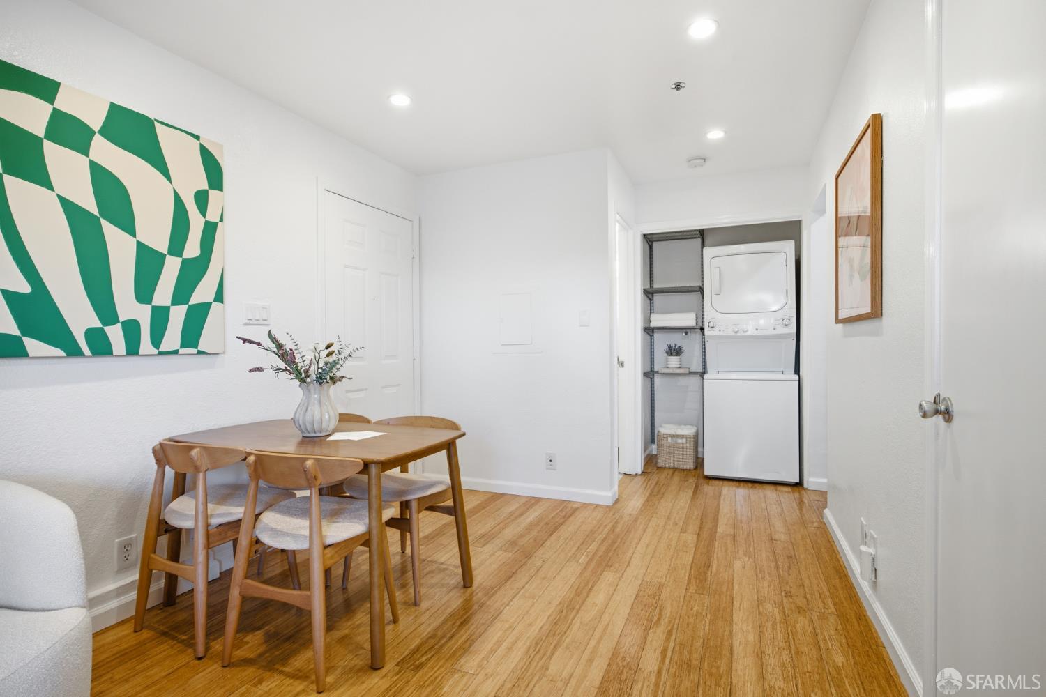 Photo #3: 426144874 Listing: Photo #3