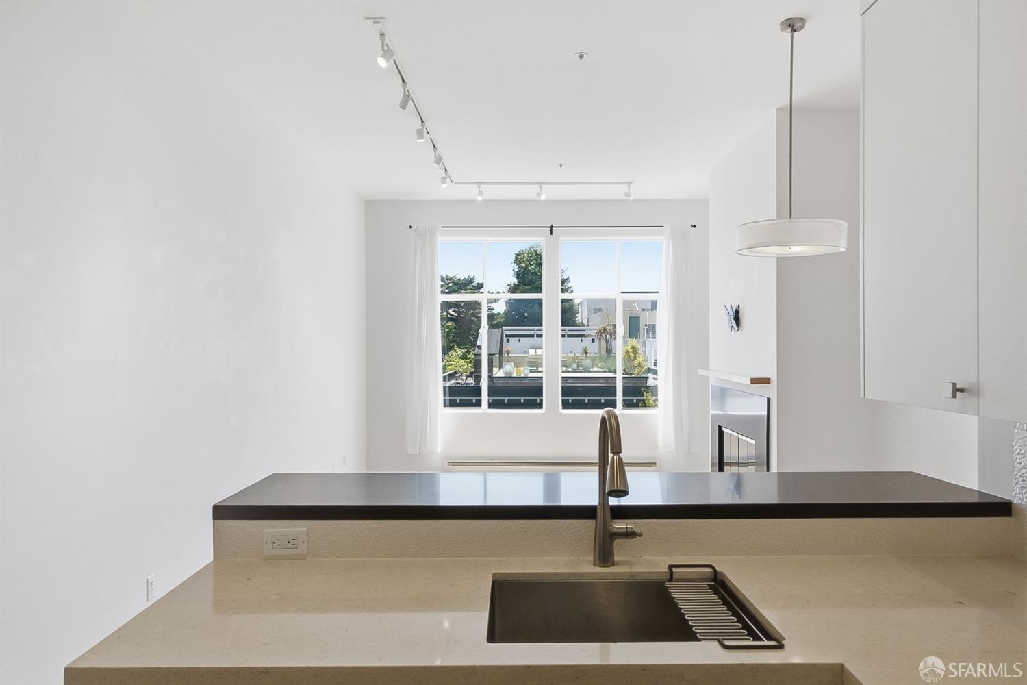 Photo #7: 426143684 Listing: Photo #7
