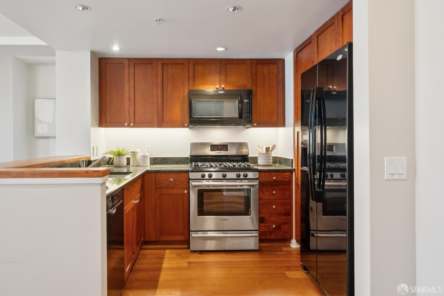 Photo #12: 426144905 Listing: Photo #12