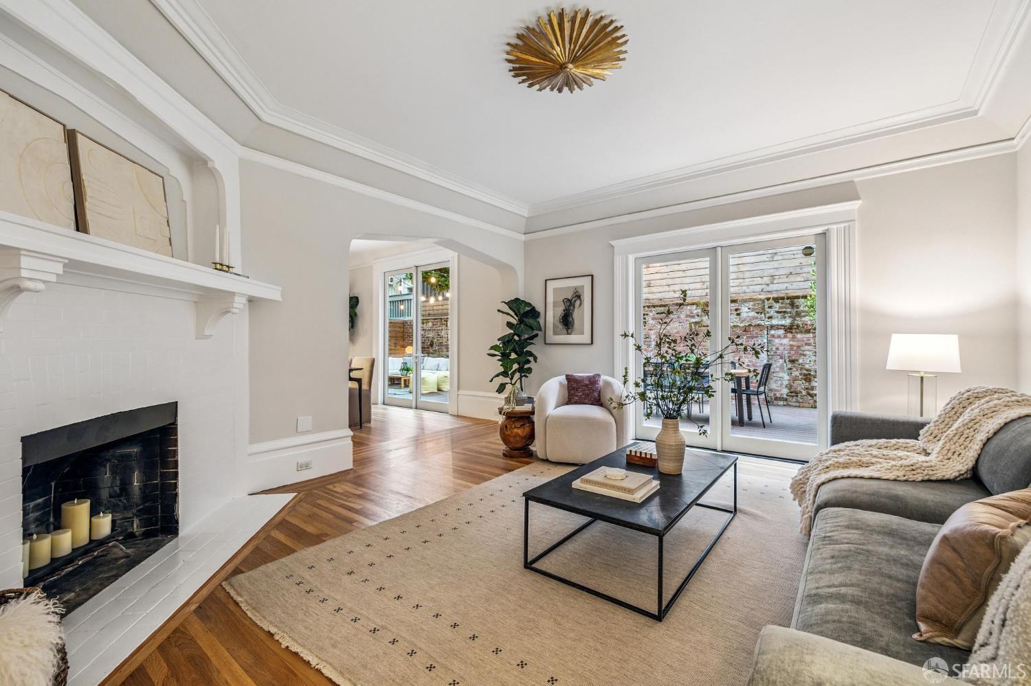 Photo #3: 426144117 Listing: Photo #3