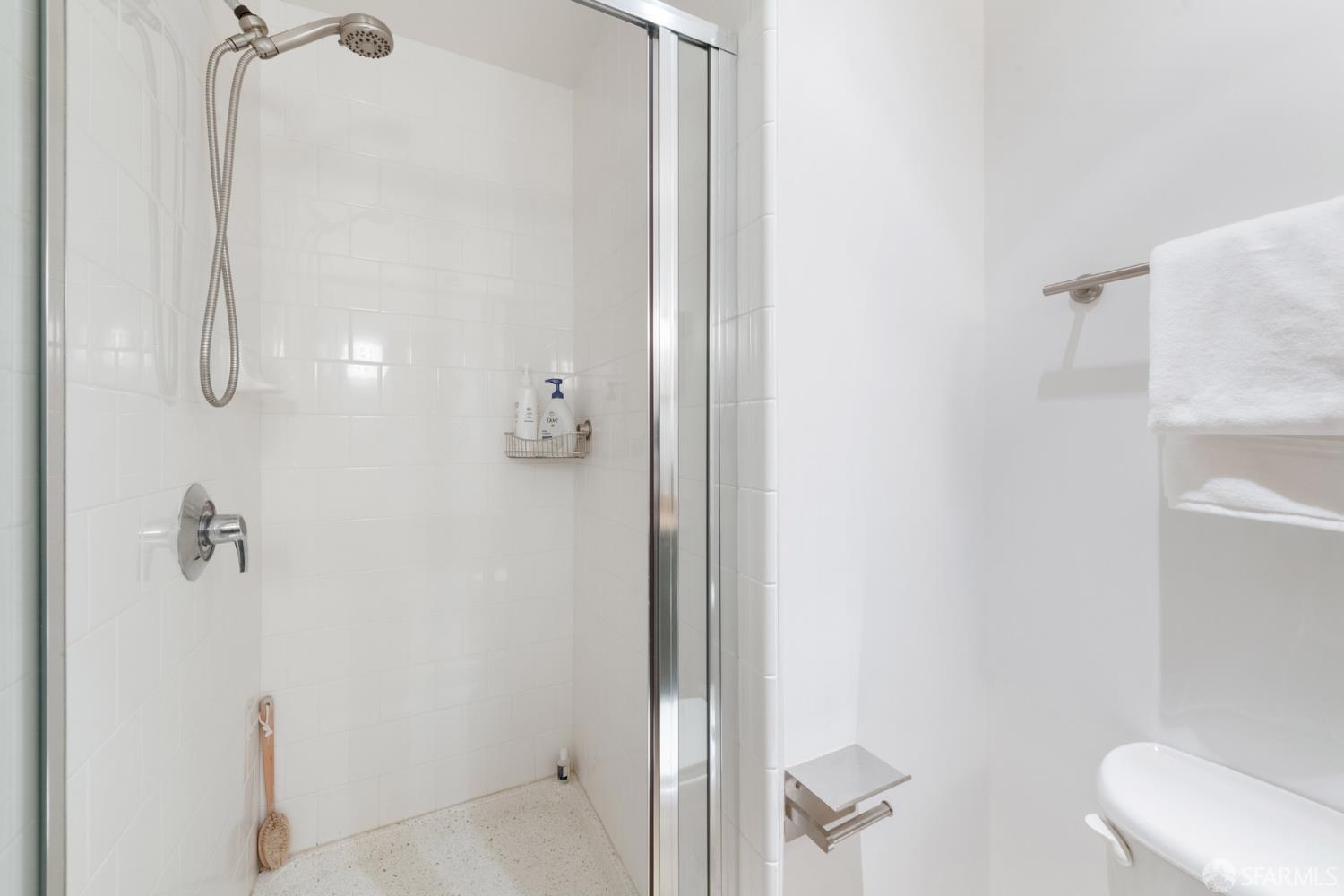Photo #16: 426136848 Listing: Photo #16