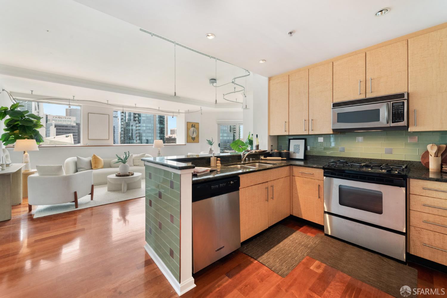 Photo #10: 426136848 Listing: Photo #10