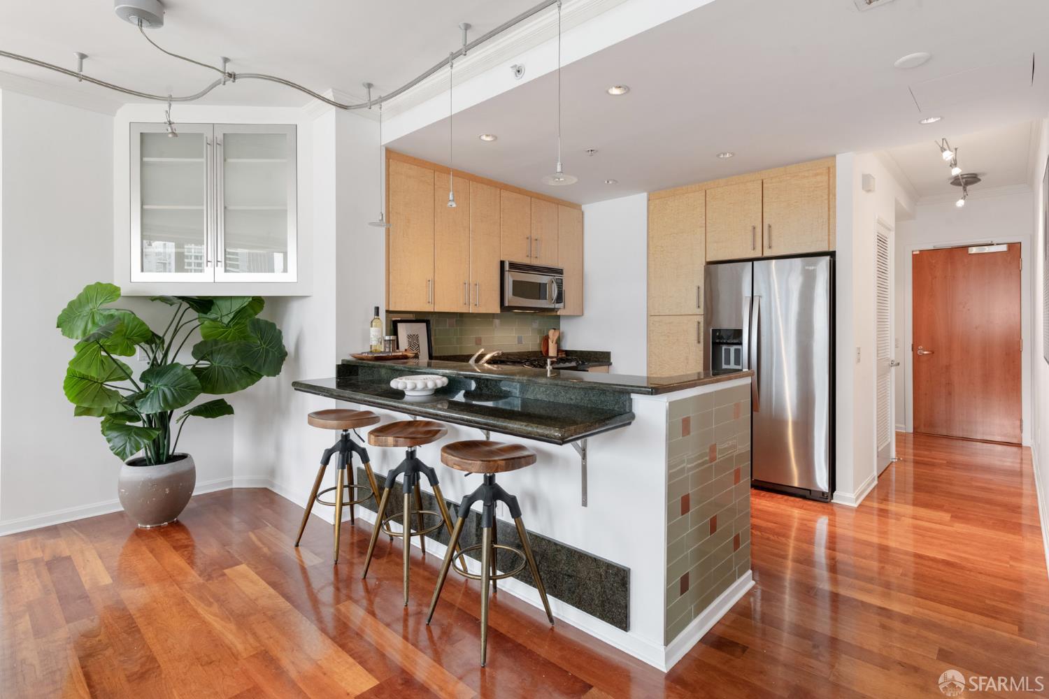Photo #8: 426136848 Listing: Photo #8