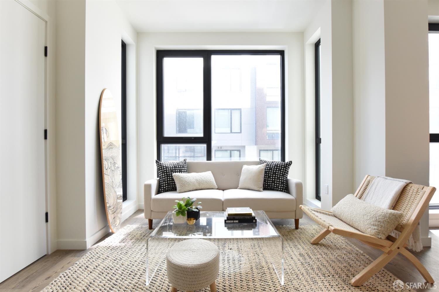Photo #1: 426145681 Listing: Photo #1