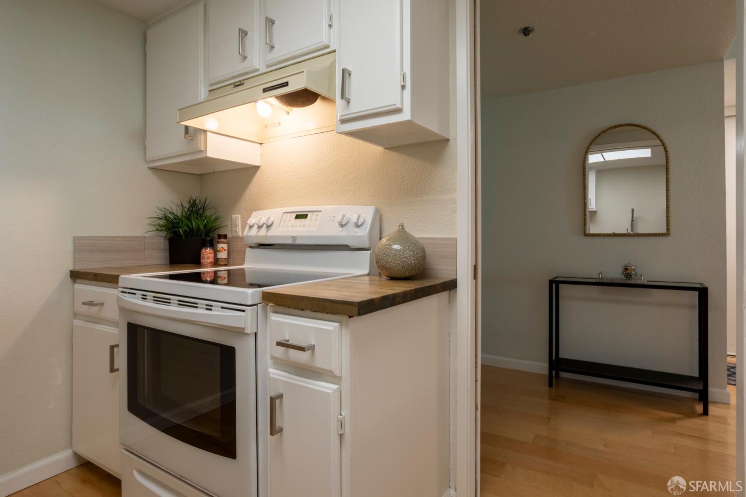 Photo #16: 426145547 Listing: Photo #16