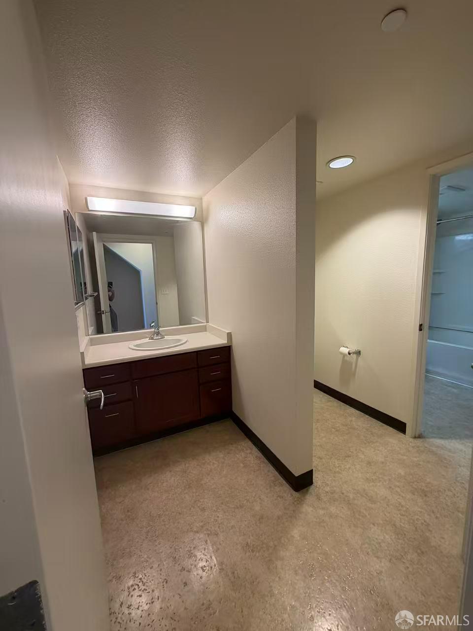 Photo #15: 426145734 Listing: Photo #15