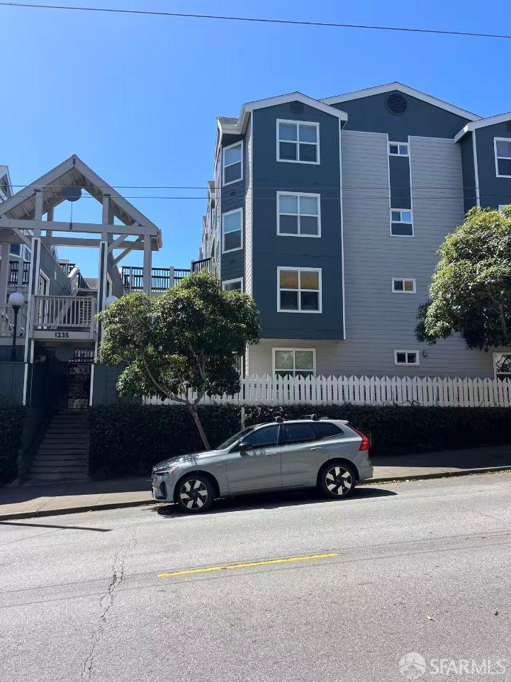 1235 Mcallister Street # 223