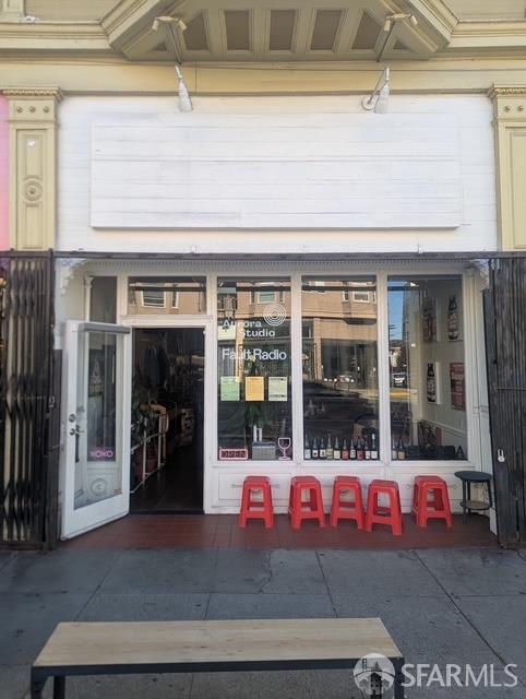 302 Valencia Street