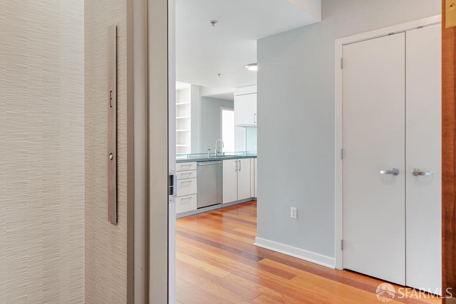 301 Main Street # 25E