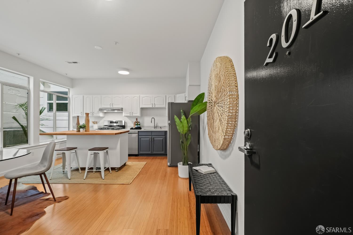 2171 Mission Street # 201