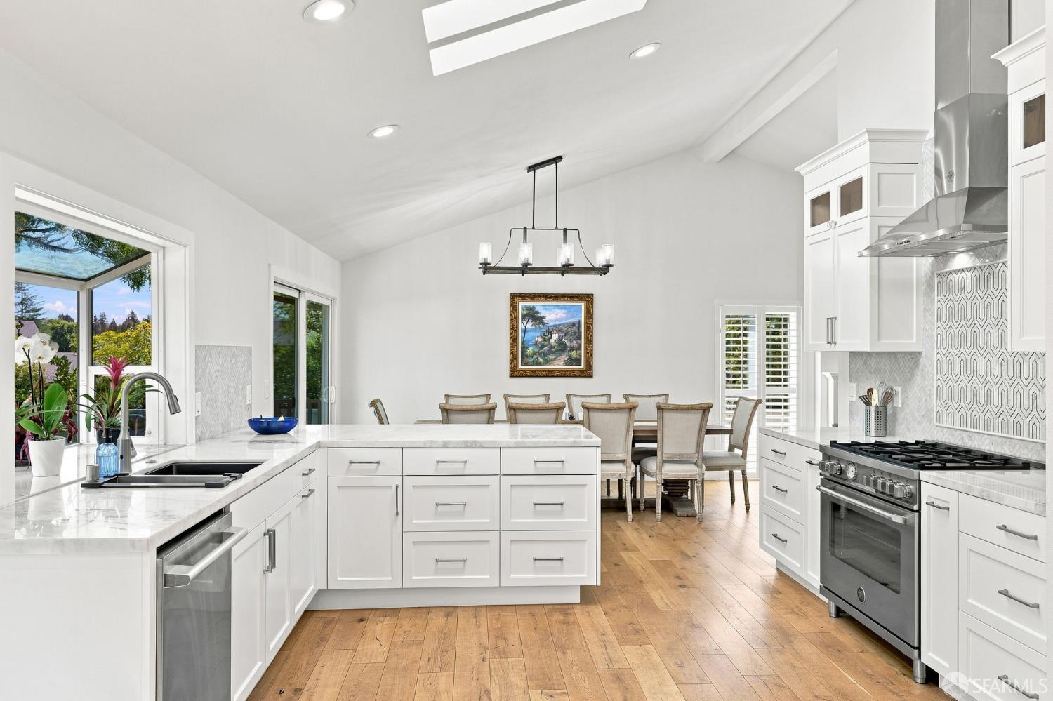 819 Columbine Court