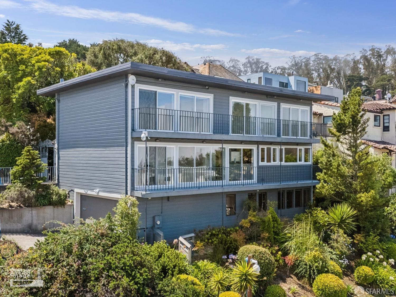 2 Glenbrook Avenue