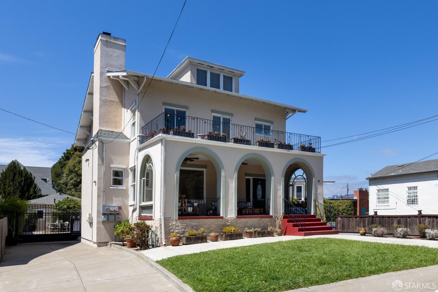 435 Vernon Street
