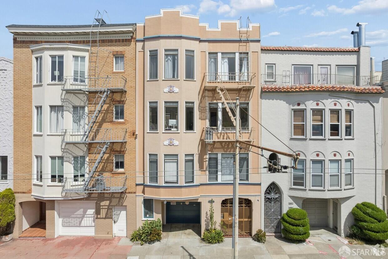 3324 Broderick Street