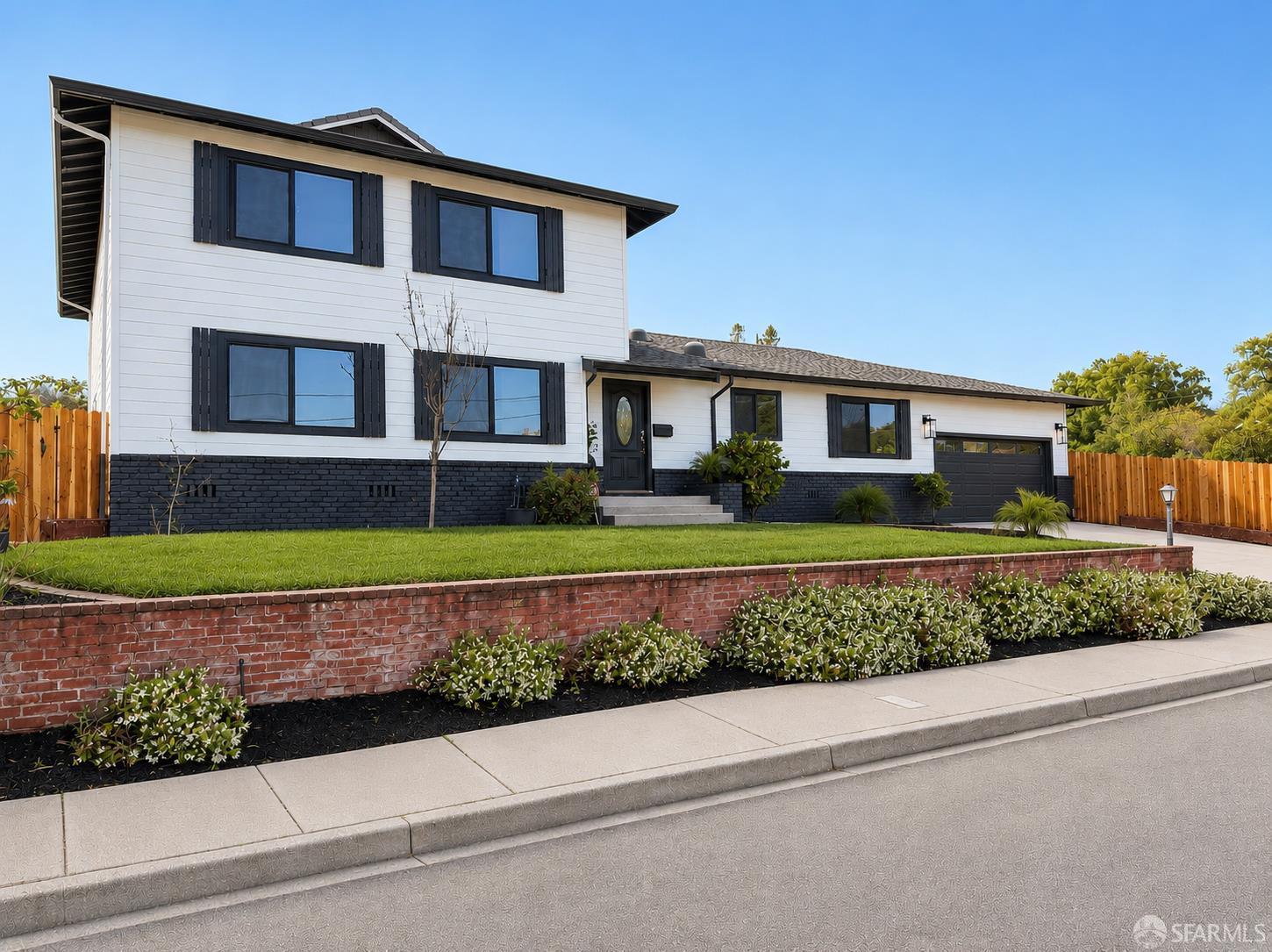 2 Beaumont Court