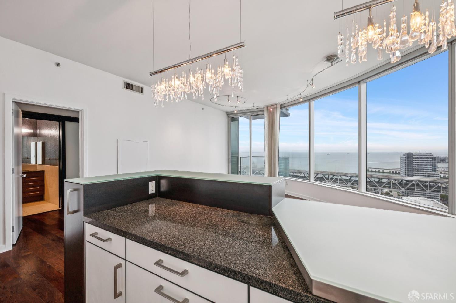 301 Main Street # 27F