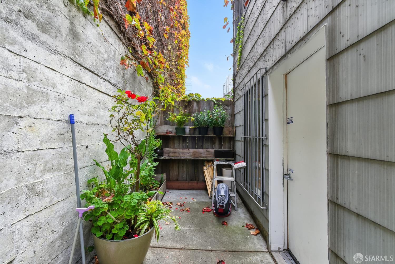 734 14th St #1, San Francisco — 69
