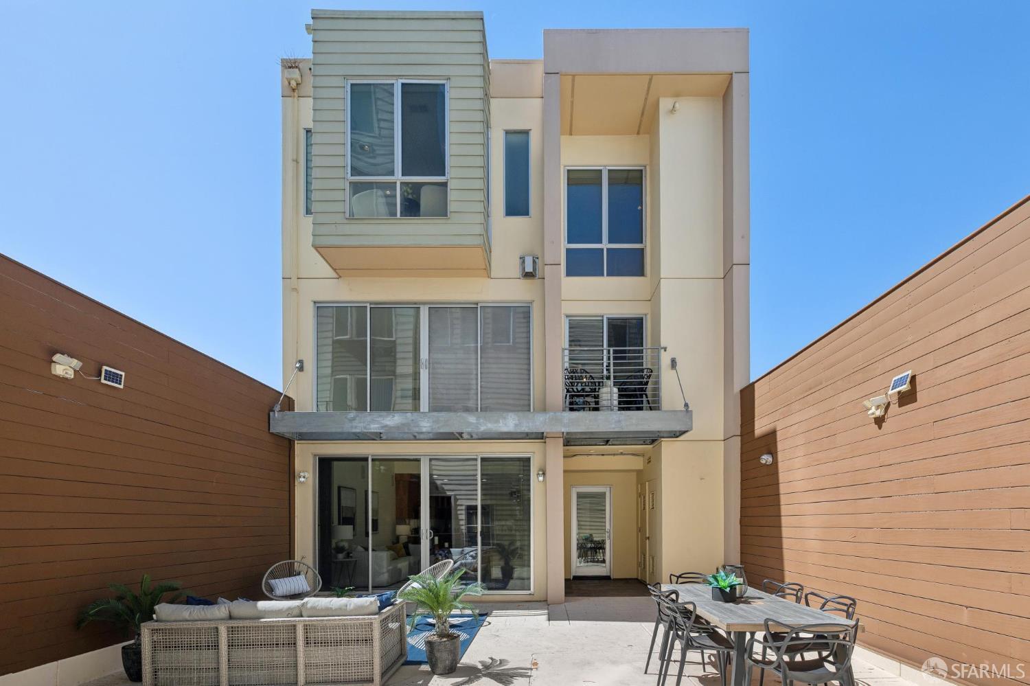 373 6th Avenue