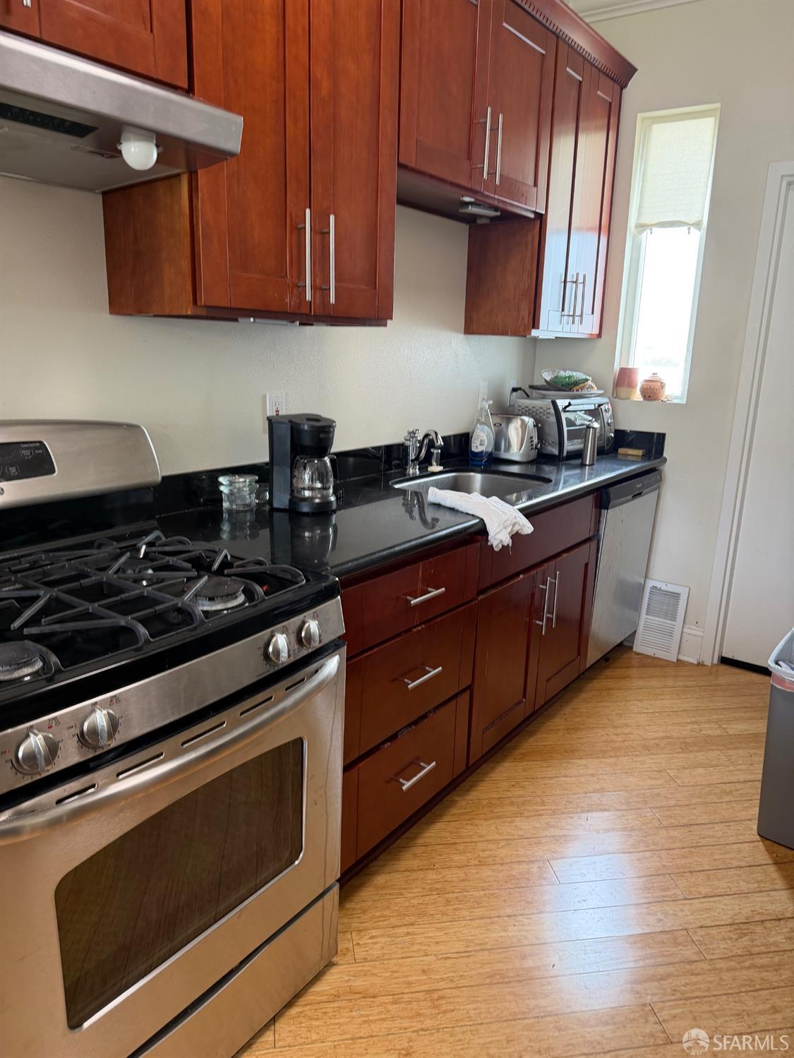 268 Frederick St, San Francisco — 9