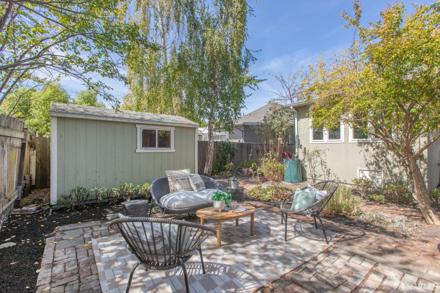 587 63rd St, Oakland — 37