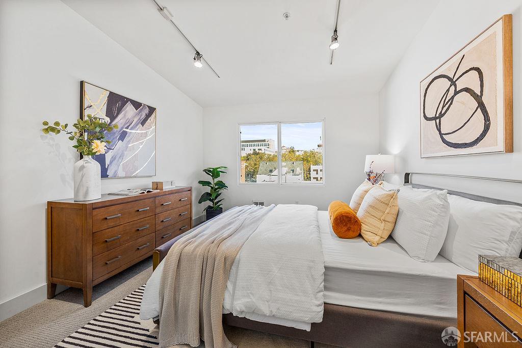 532 30th St #24, Oakland — 25