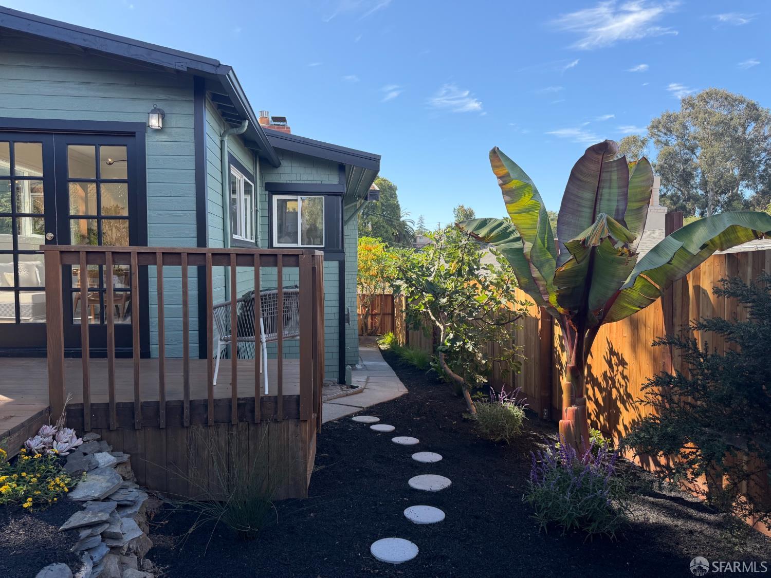 1628 E 31st St, Oakland — 19