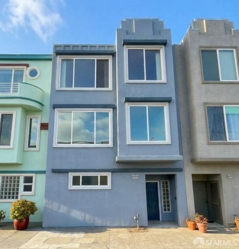 2938 Sloat Boulevard