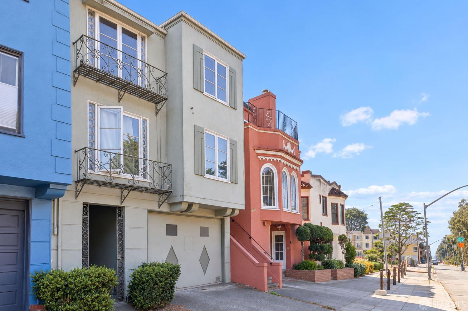 3433 3435 Lincoln Way