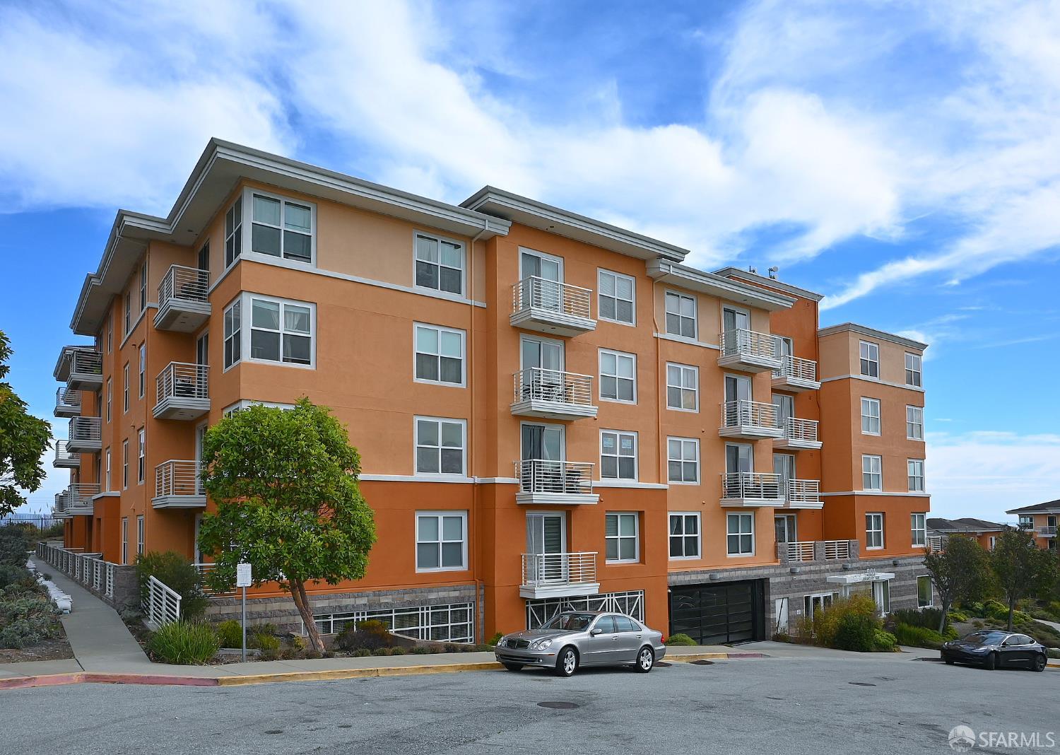 501 Crescent Way 5106