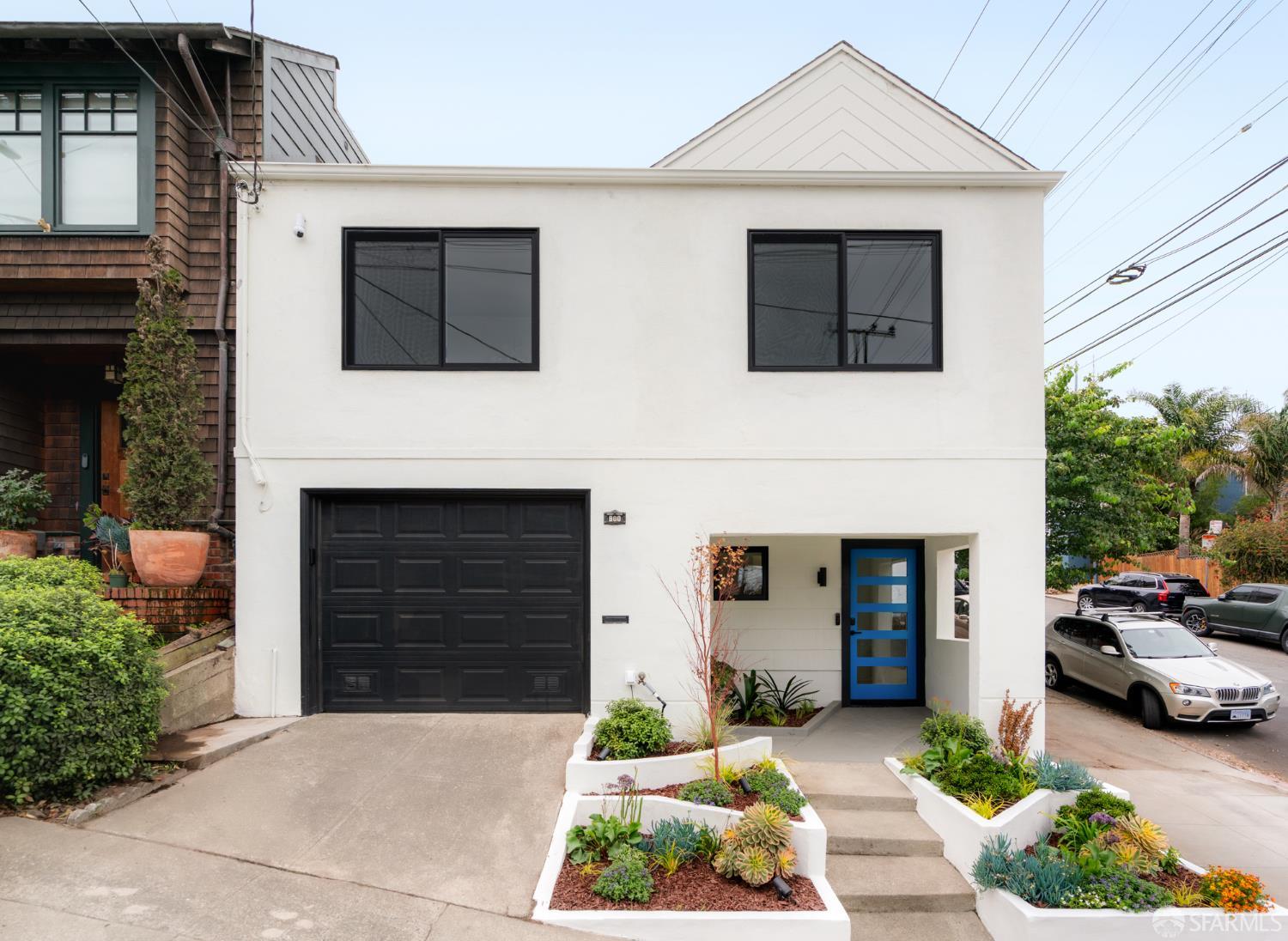 900 Douglass Street
