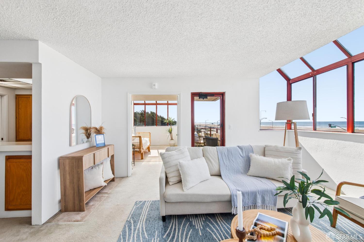 875 La Playa Street 381