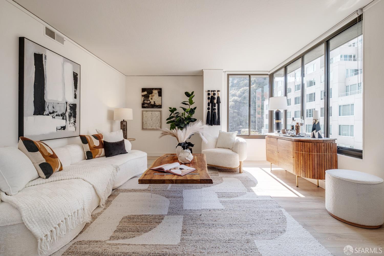 152 Lombard Street 508