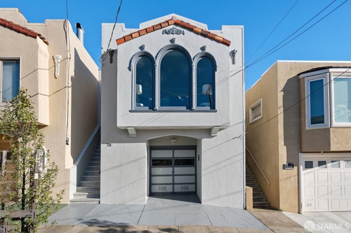 731 Paris Street