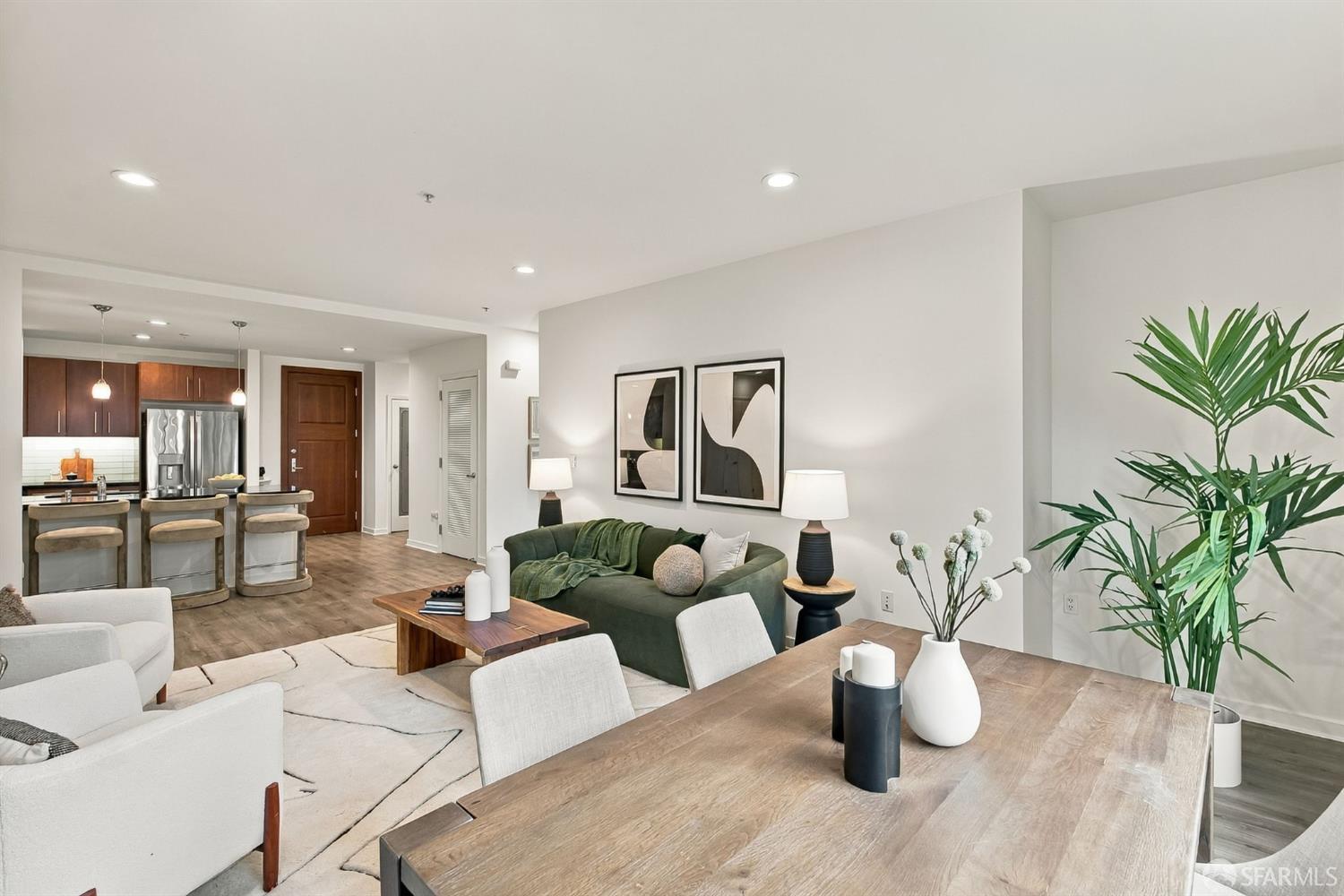 325 Berry Street # 416