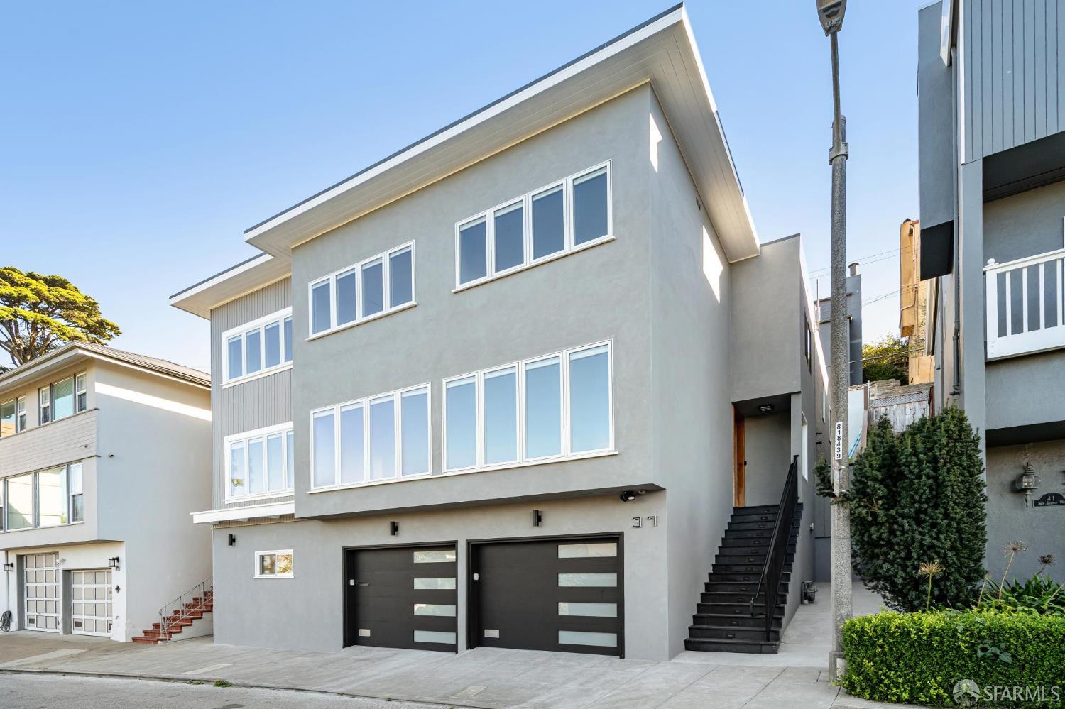 37 San Jacinto Way